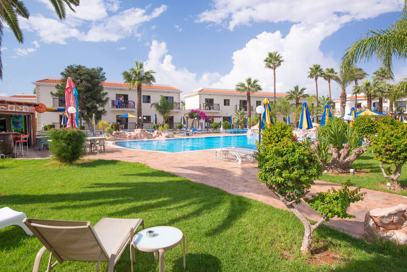 Loutsiana I & Ii Deluxe Hotel